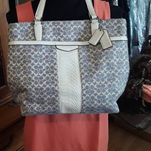 COACH BAG / NEW / NO TAGS